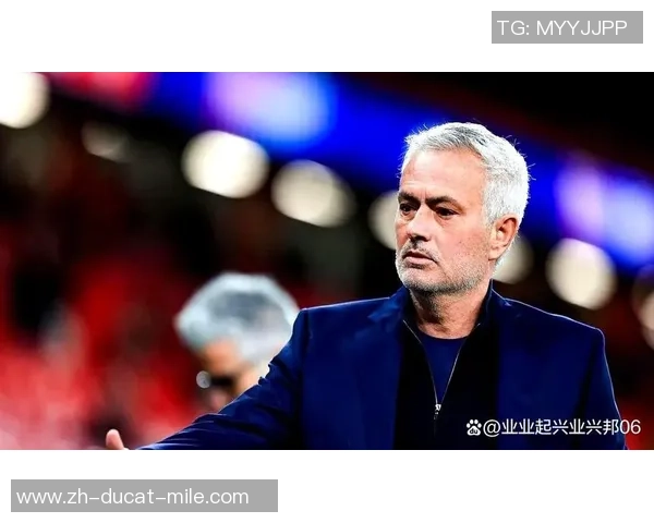 曝穆帅与曼联闹翻本源!博格巴并非罪魁,格雷泽强留一人引爆对立